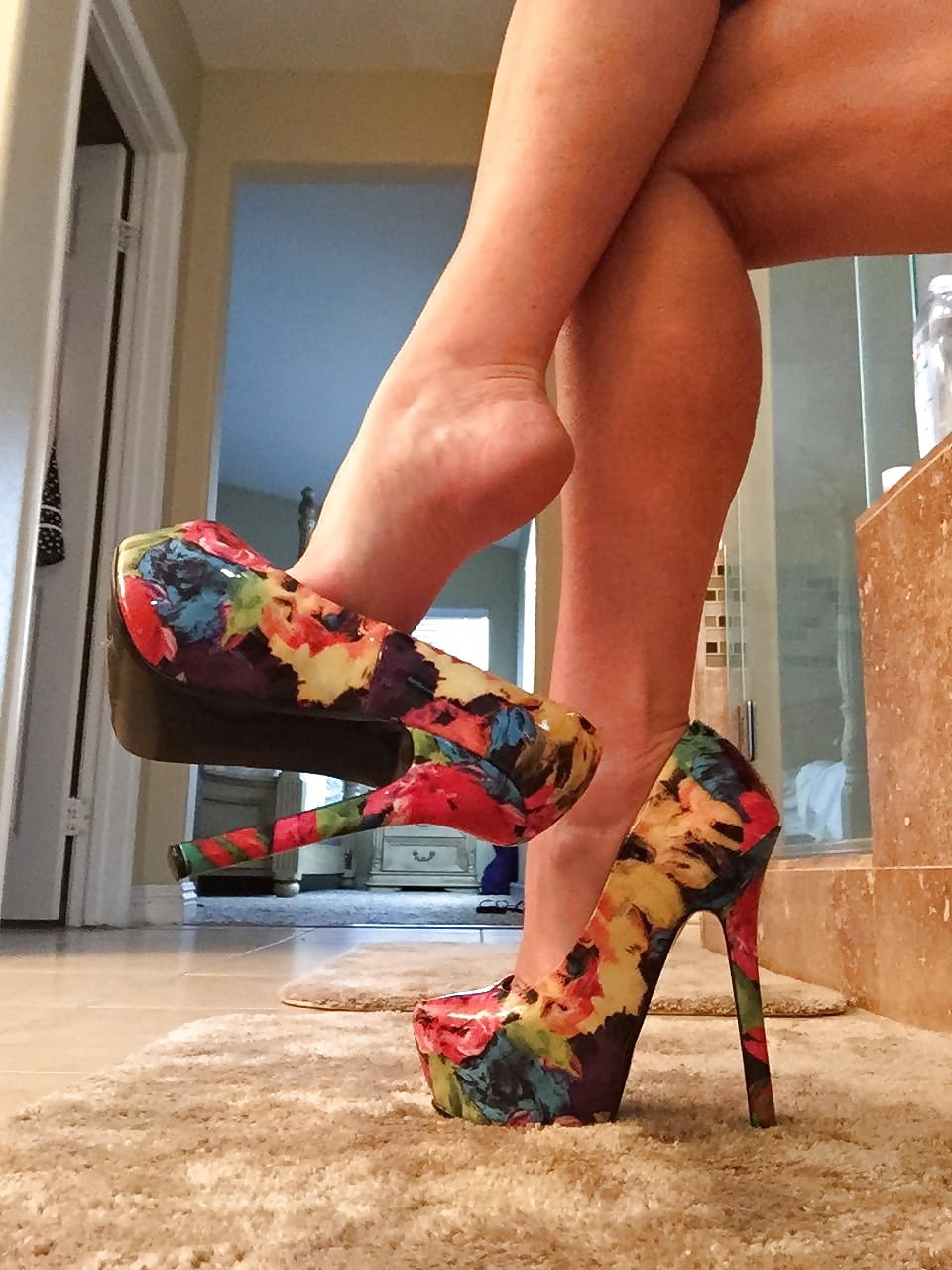 Free Cute Feet Holding Drink photos