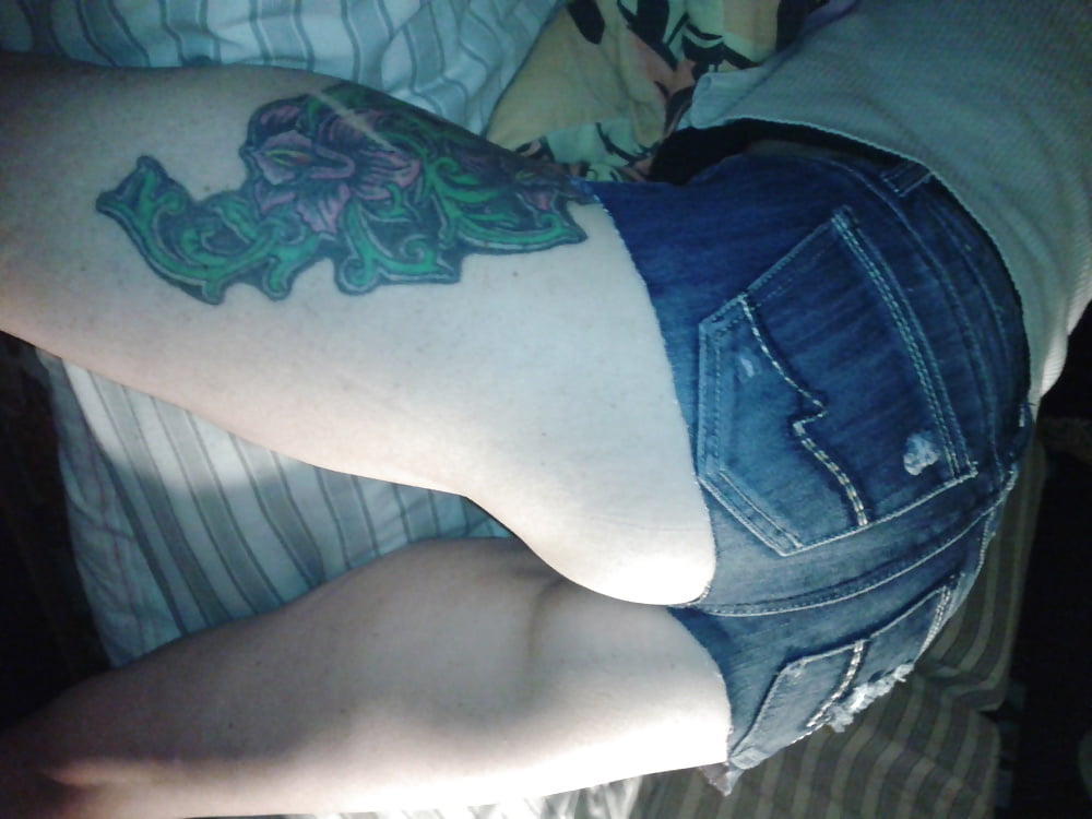 Free Wives daisy dukes photos