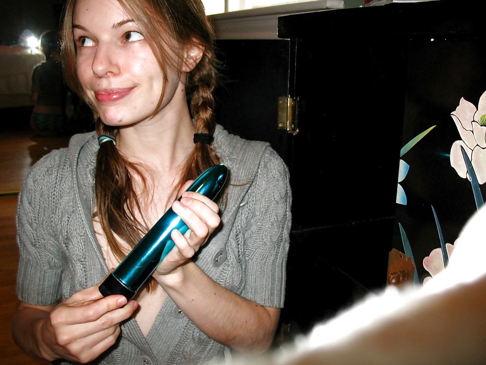 Free Camila stuff her holes photos