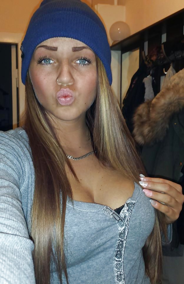 Free German FB sluts voting #4 - pls vote and comment photos