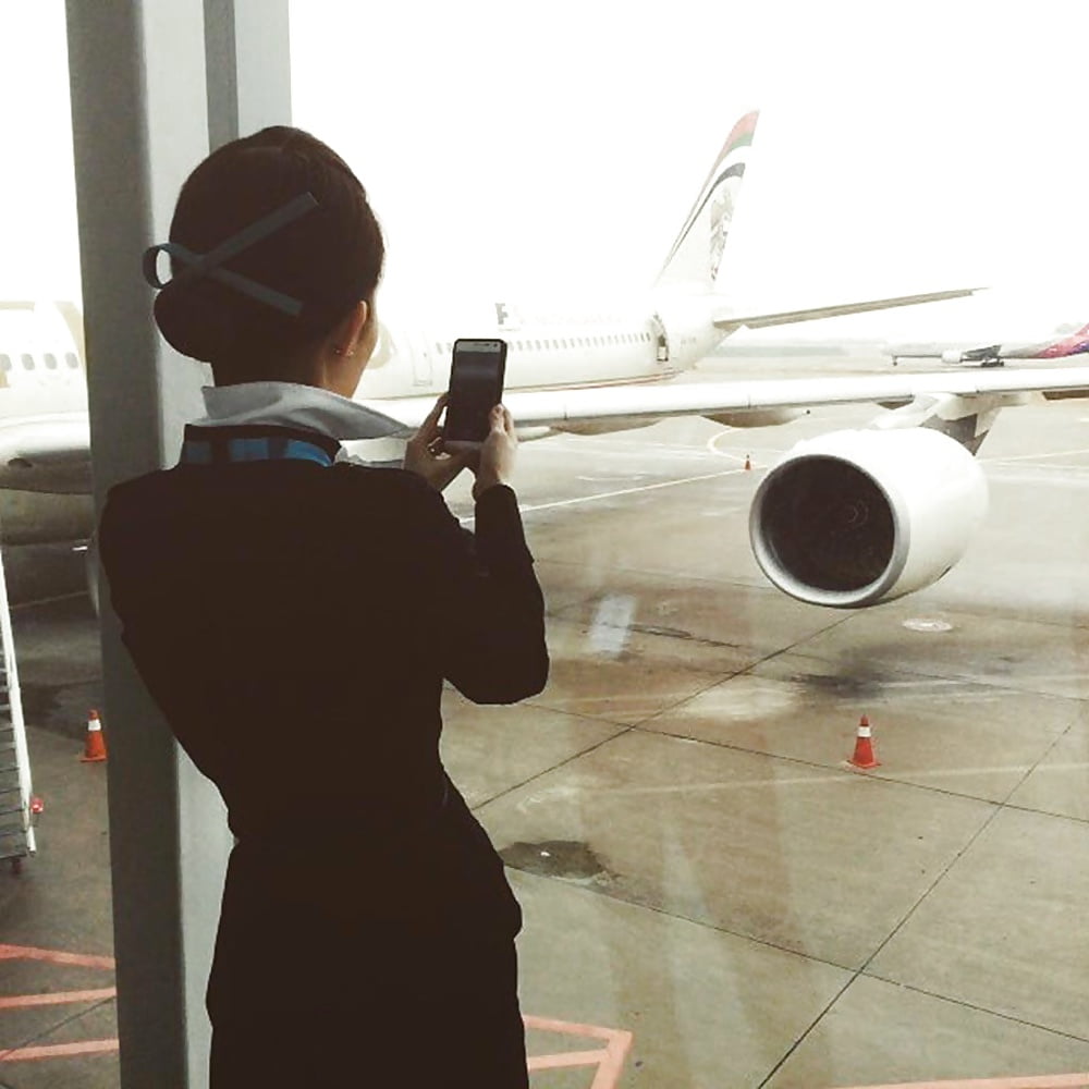Free Korean air hostess takes self pics photos