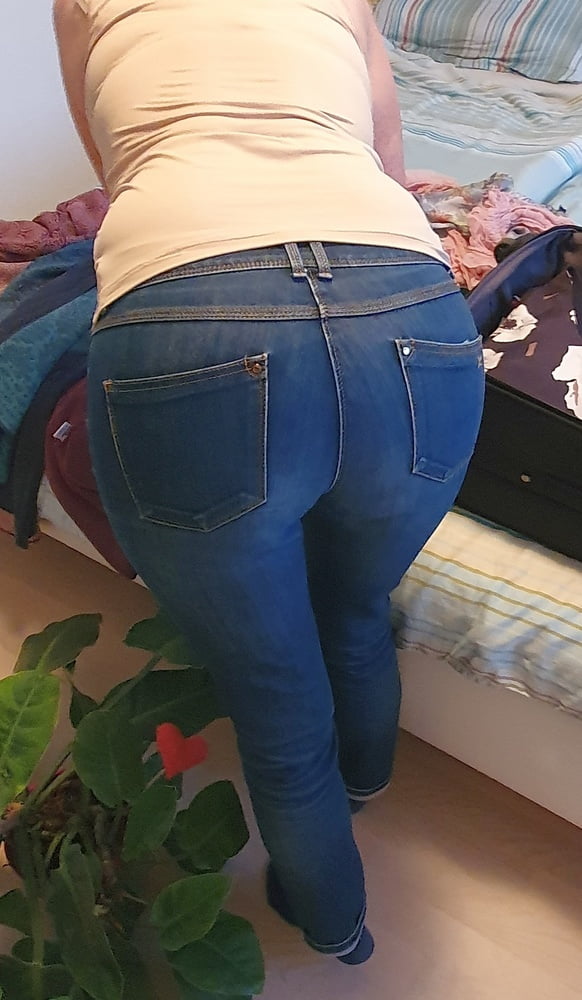 Free Big firm mature ass in jeans photos