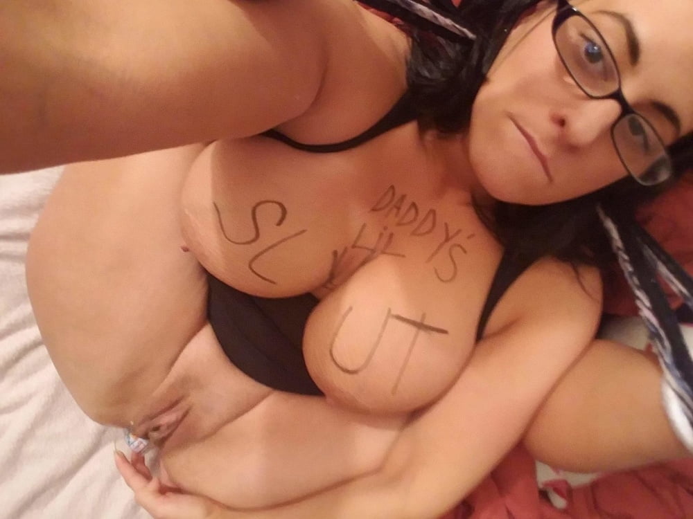 Free Flexible Big Tits Slut With A Meaty Pussy photos