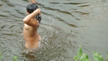 Asian Girl Bathing Naked In River - Asian girls bathing in River porn pictures 14102550