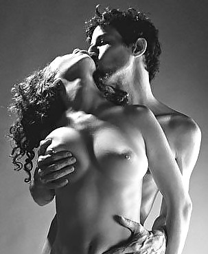 Free Erotic Sensual Kisses in Black&White - Session 3 photos