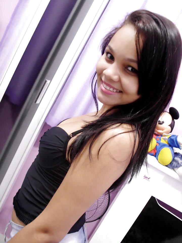 Free FACEBOOK Izabelli B.Alves photos