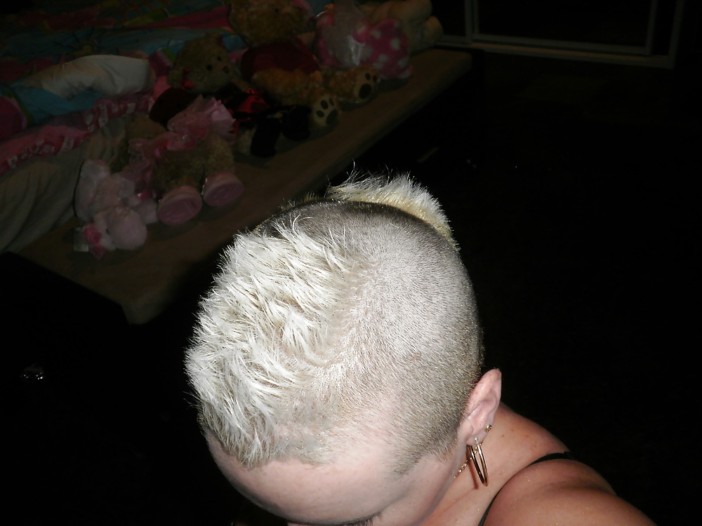 Free Chloe Ryan Bald Blow photos
