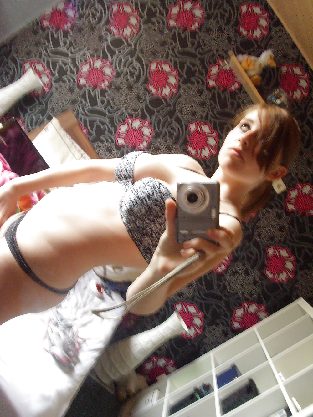 Free Great selfshot redhead teen photos