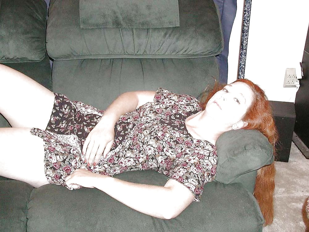 Free Sexy Mature Redhead MIlf , Living Room Tease photos