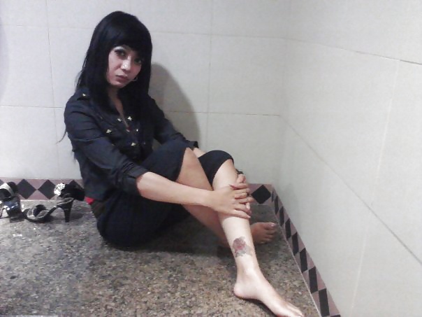 Free Astrid Prasetyo teen feet foot shoes ayak photos