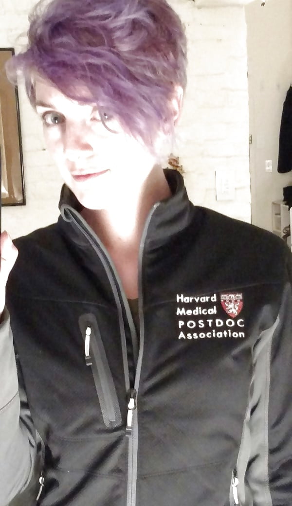 Free Facebook short haired hotties P3 photos