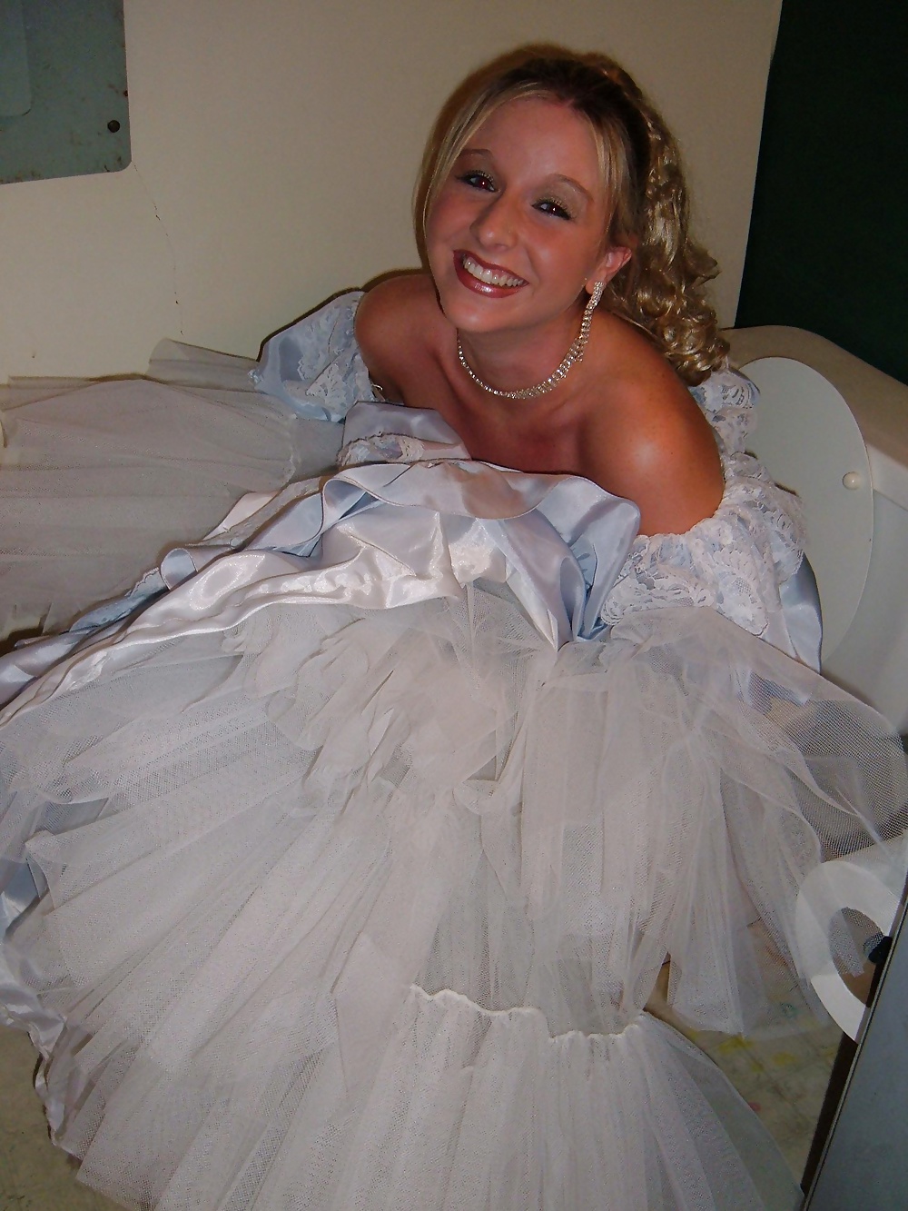 Free Sitting Pretty Too photos