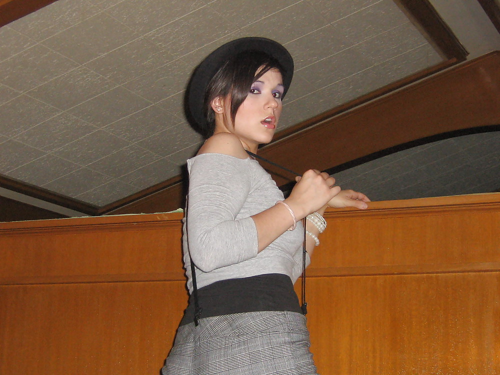 Free MELANIE STRIPPED photos