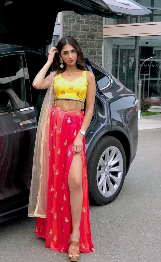 Free Sexy Indian & Paki babes photos