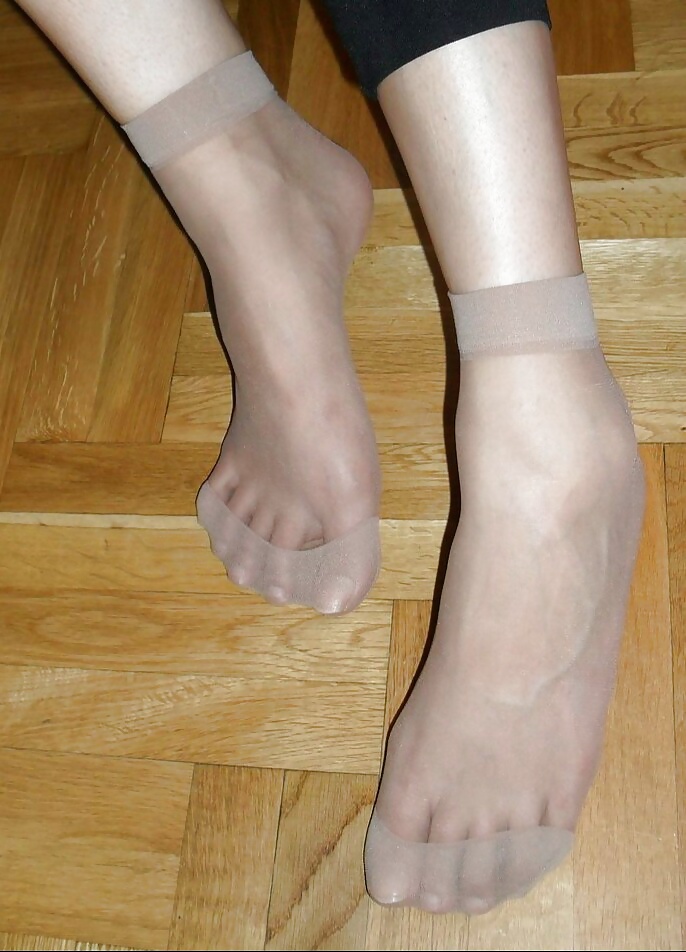 Free Only the feet, socks and good pussy photos