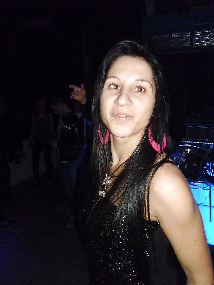 Free ALEXIA romanian prostitute in italy photos