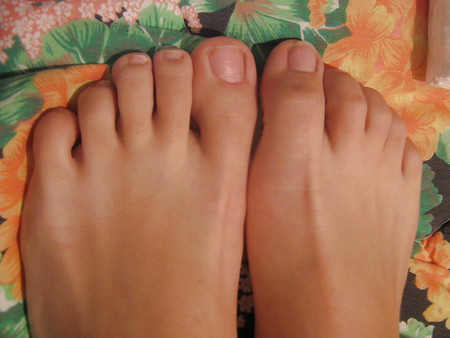 my friends feet paola