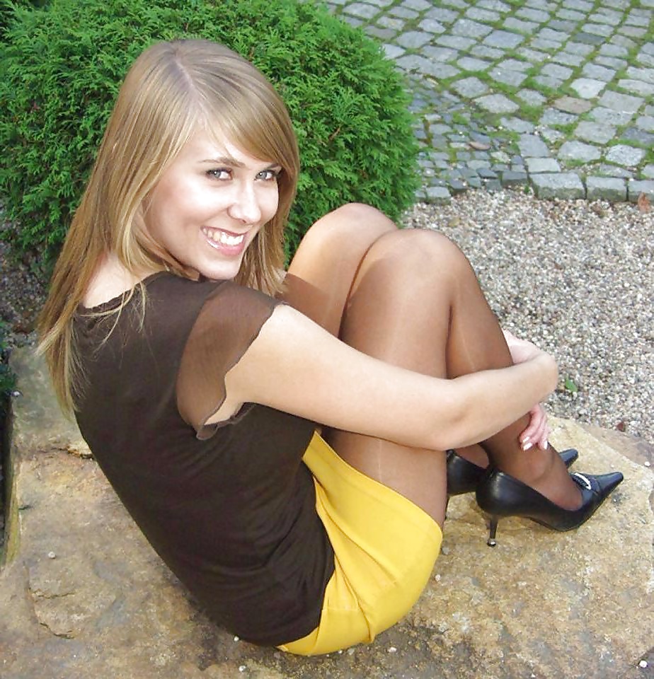 Free Stockings ,tights and high heels 52 photos
