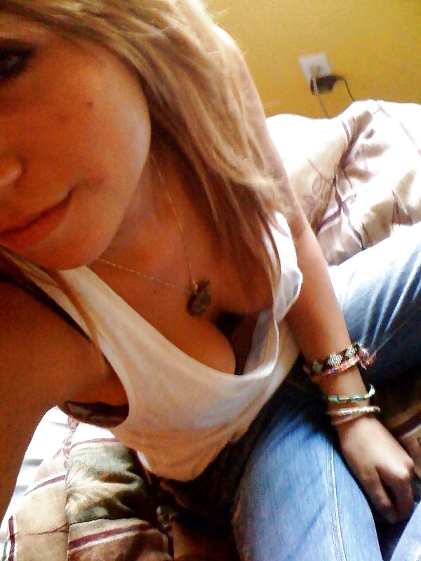 Free Amateur Tara photos