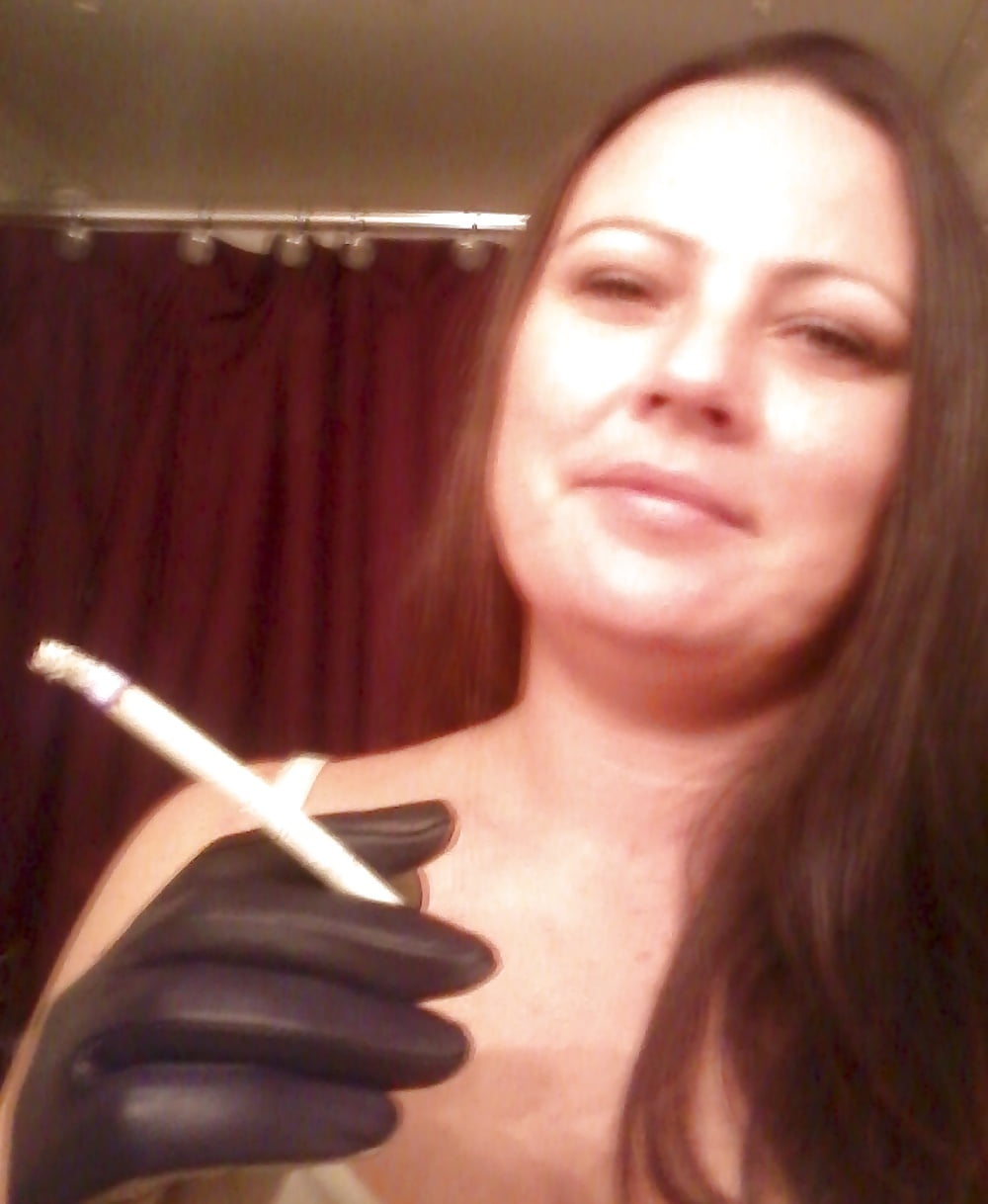 Free Smoking -  VS120 - Tits & Leather Gloves photos