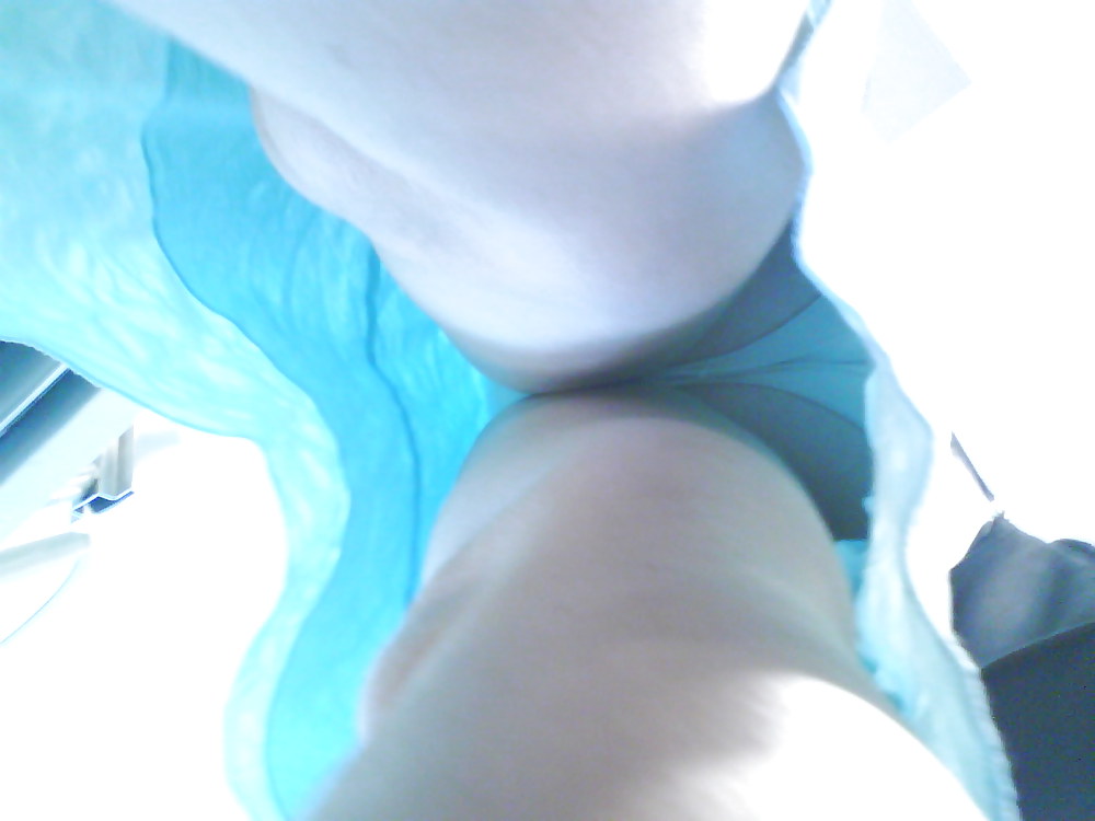 Free mes premiers upskirt photos