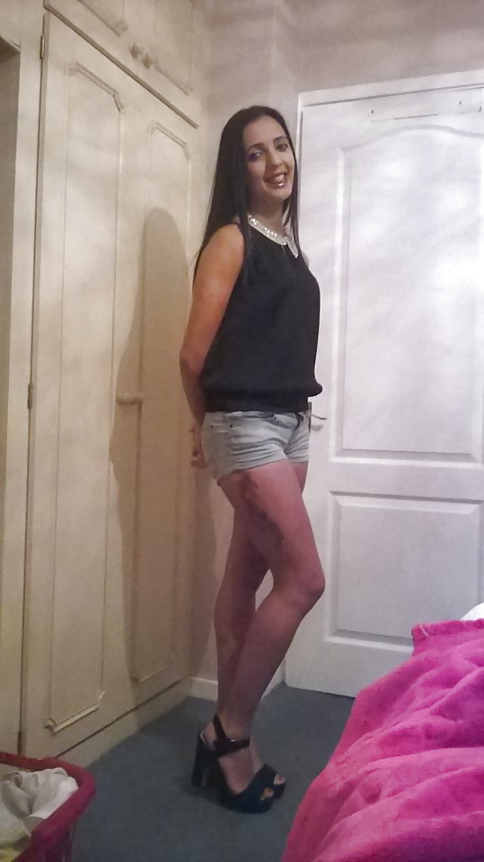 Free British Indian Chav girl Part 4 LEAVE COMMENTS photos