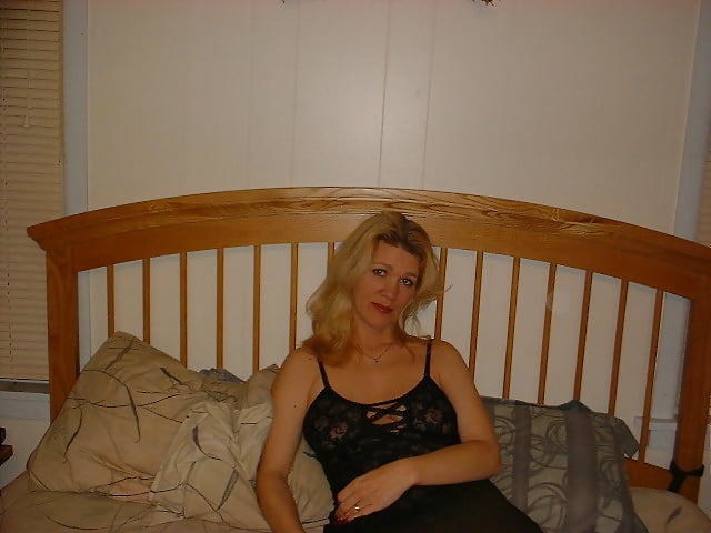 Free blonde milf photos