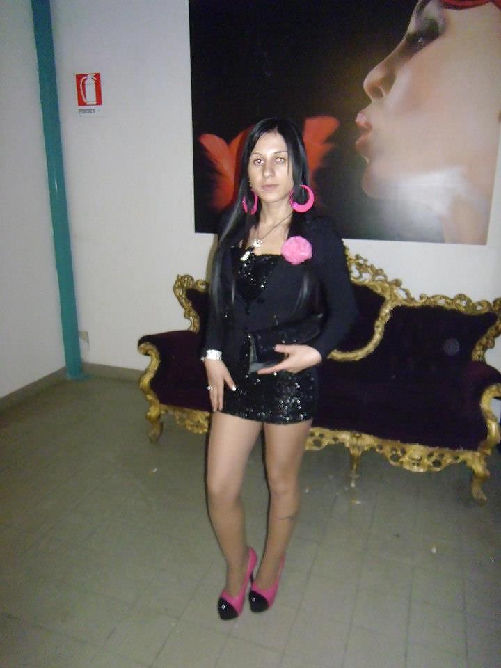Free ALEXIA romanian prostitute in italy photos