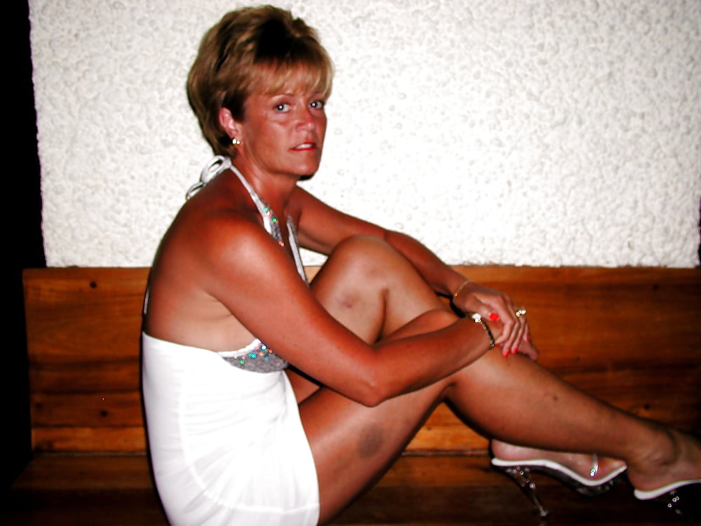 Free Hot Mature Milf on Vacation photos