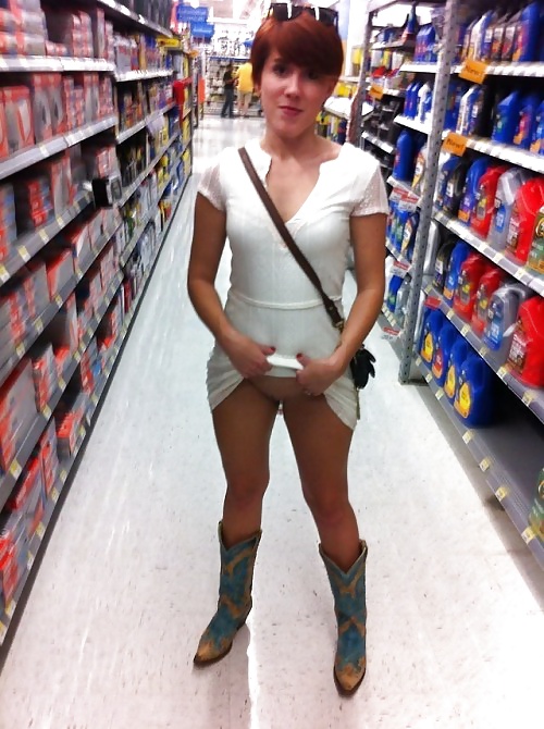 Free Girls Flashing at Walmart photos