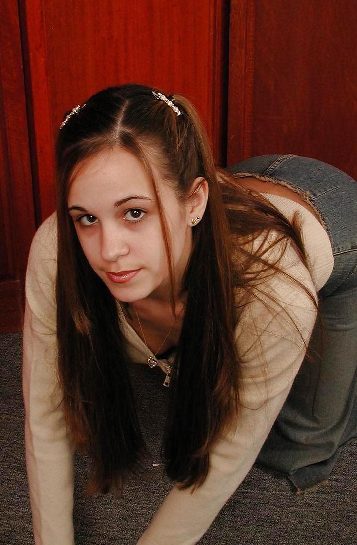 Free WHITE BEAUTY - ALEXI photos