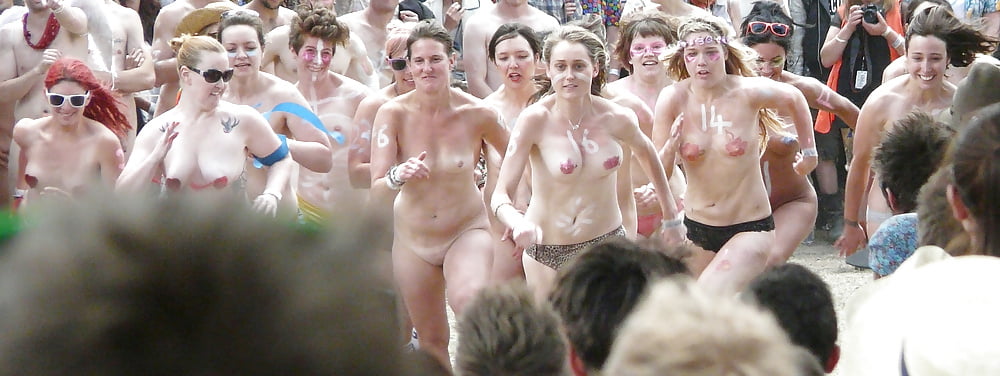 Free Public Sluts 2 (1001) photos