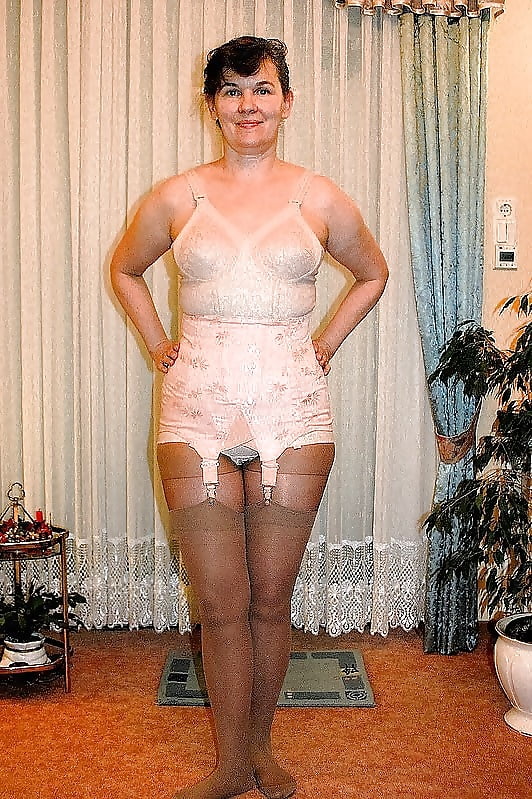 Grannies Milfs Matures Wearing Corsets And Girdles 6 39 Pics Xhamster
