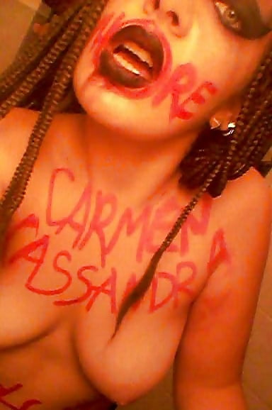 Free Exhibitionist Carmen Nadia photos