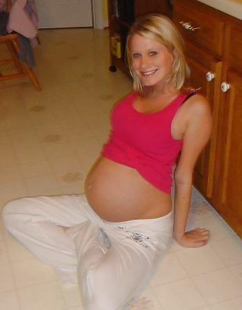 Free Pregnant yummies photos