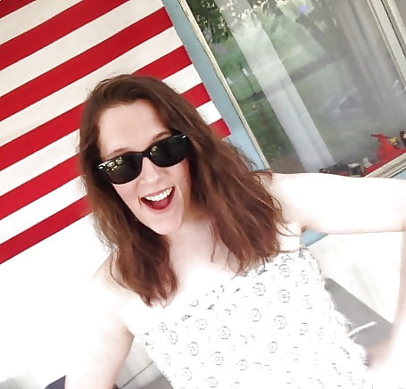 Free Amateur Wife Dressed Undressed photos