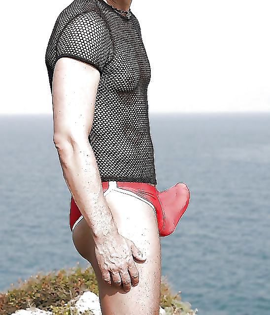 Free Embarrassing erections in public 9 photos