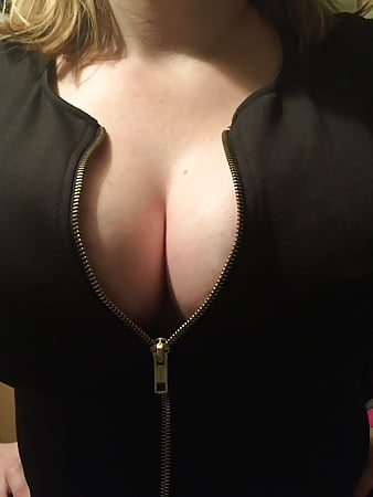 Tits on that !! British busty :)