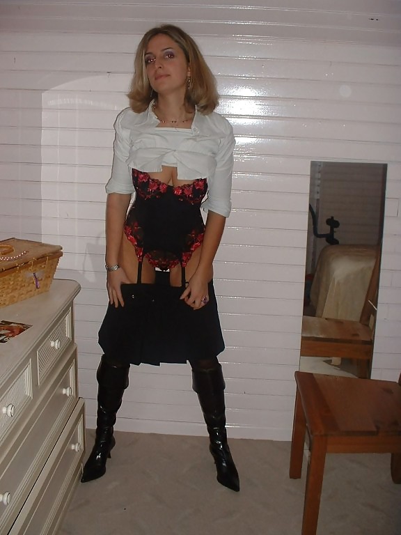 Free ALL AMATEUR - Here is MONIQUE photos