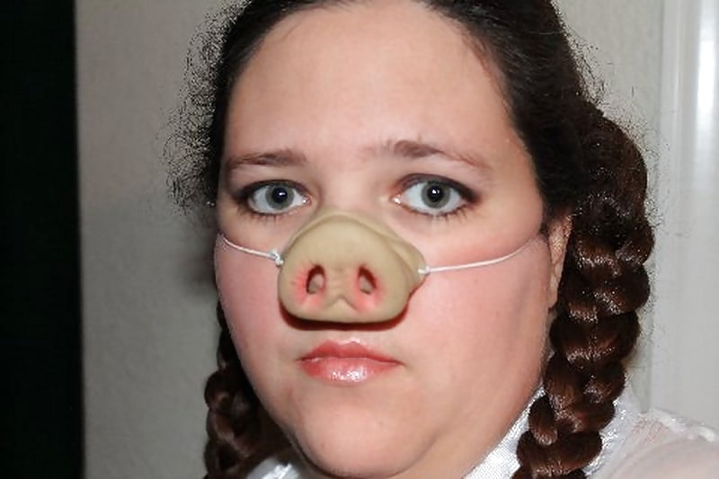 Free Exhibitionist Cow photos