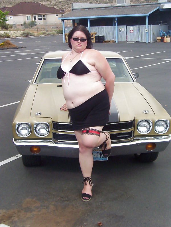 Free Plumper and her Hot Rod ElCamino photos
