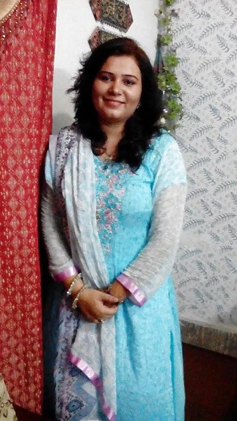 Free Hot Paki photos