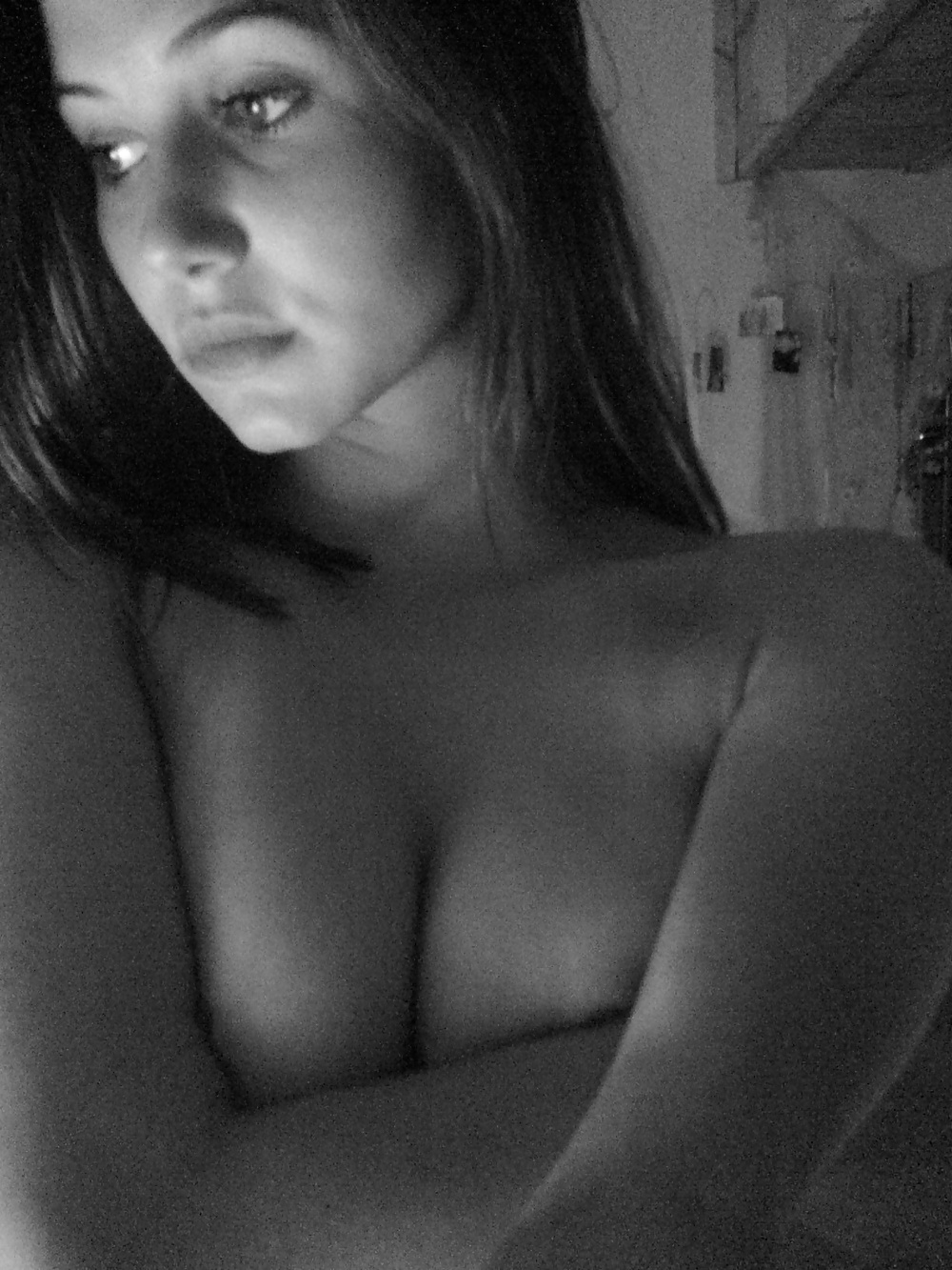 Free Sexy Brunette photos