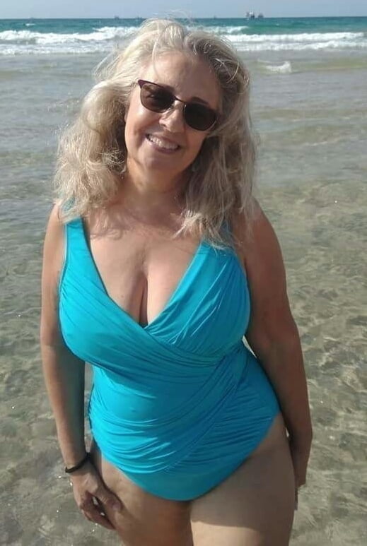 Mature Ladies Dressed But Sexy 132 - 49 Photos 