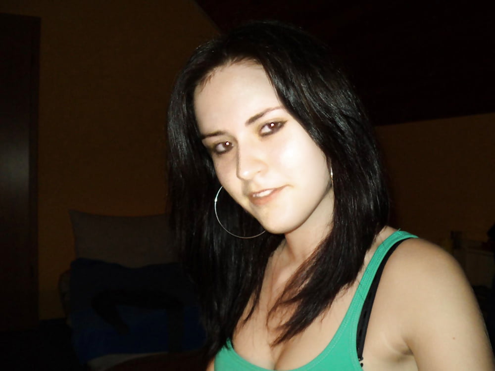 Free Slutty Beata photos