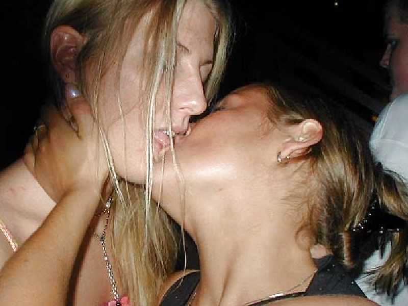 Free Misc Amat Kissing Girls photos