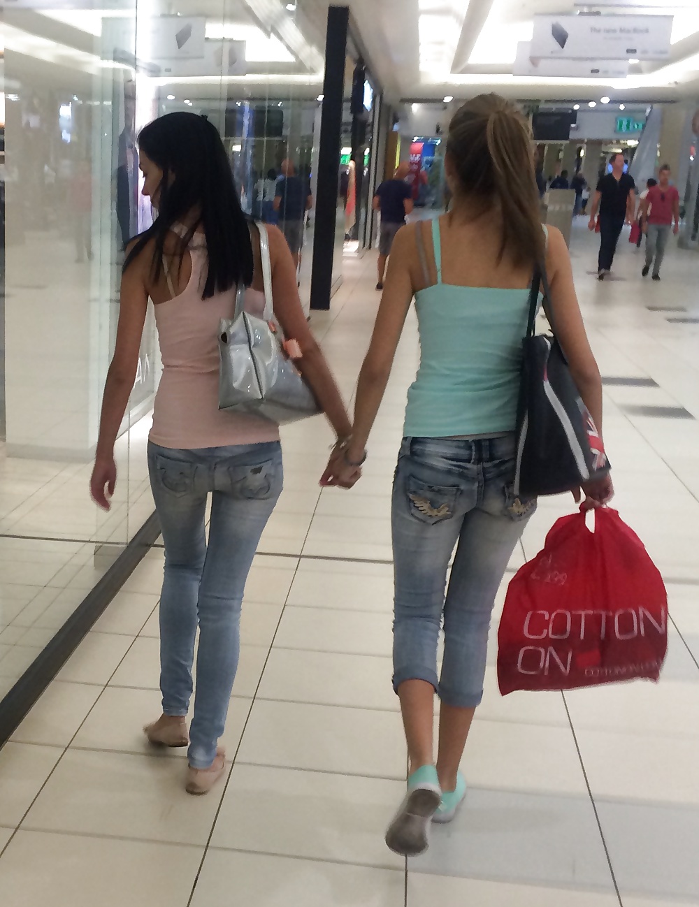 Free Sexy mom and teen in the mall photos