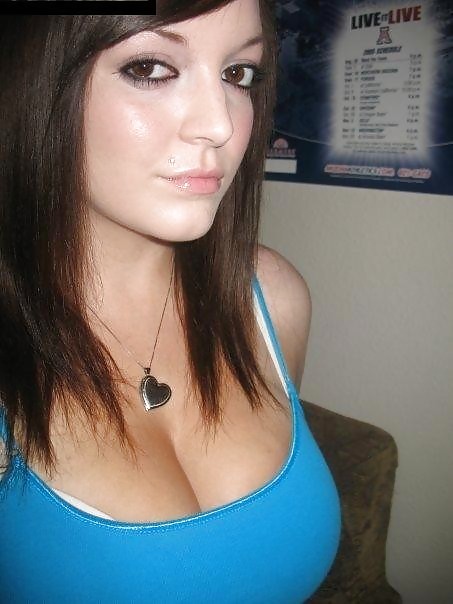Free ALL AMATEUR - Here is SANDRA photos