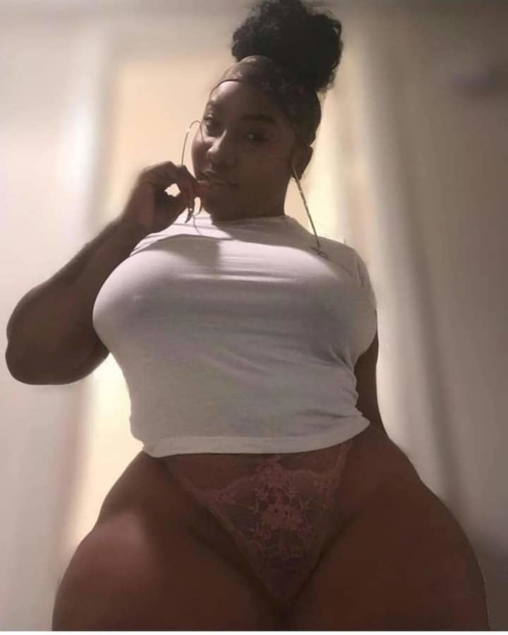 Thick thots - 11 Photos 