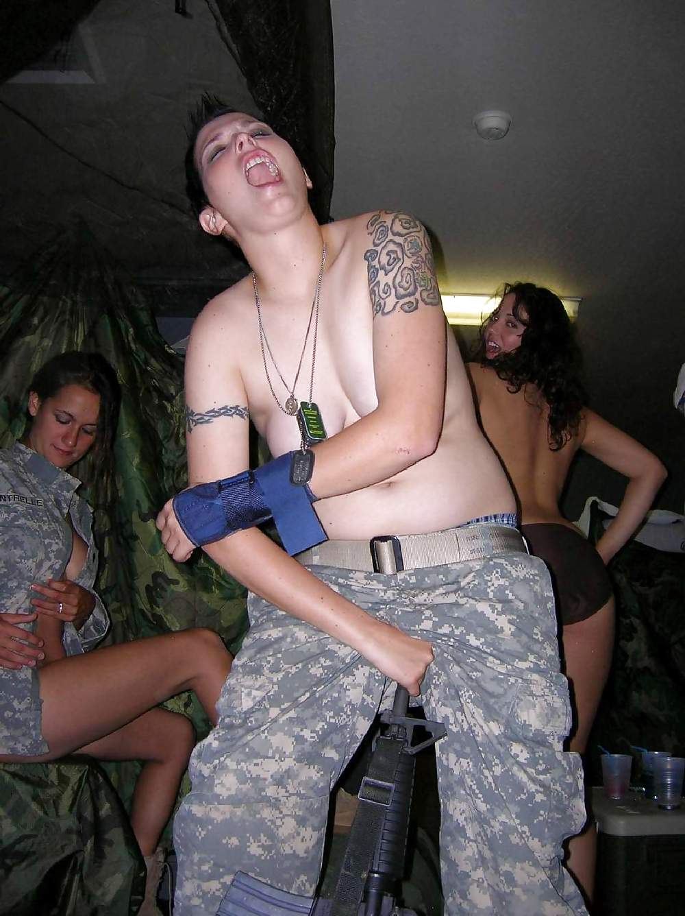 Free US Army Girls photos